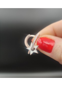 Beyaz mineli yıldız motif gümüş halka küpe çifti