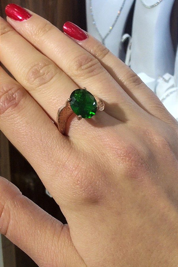 Peridot taşlı gümüş tektaş yüzük Peridot taşlı gümüş tektaş yüzük
