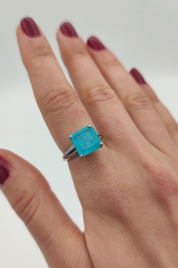Lab paraiba turmalin taşlı gümüş yüzük Lab paraiba turmalin taşlı gümüş yüzük