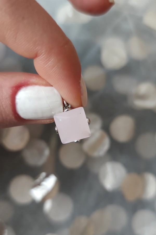 Arkası sivri lab topaz ve pembe kuvars taşlı gümüş kolye ucu serisi Arkası sivri lab topaz ve pembe kuvars taşlı gümüş kolye ucu serisi