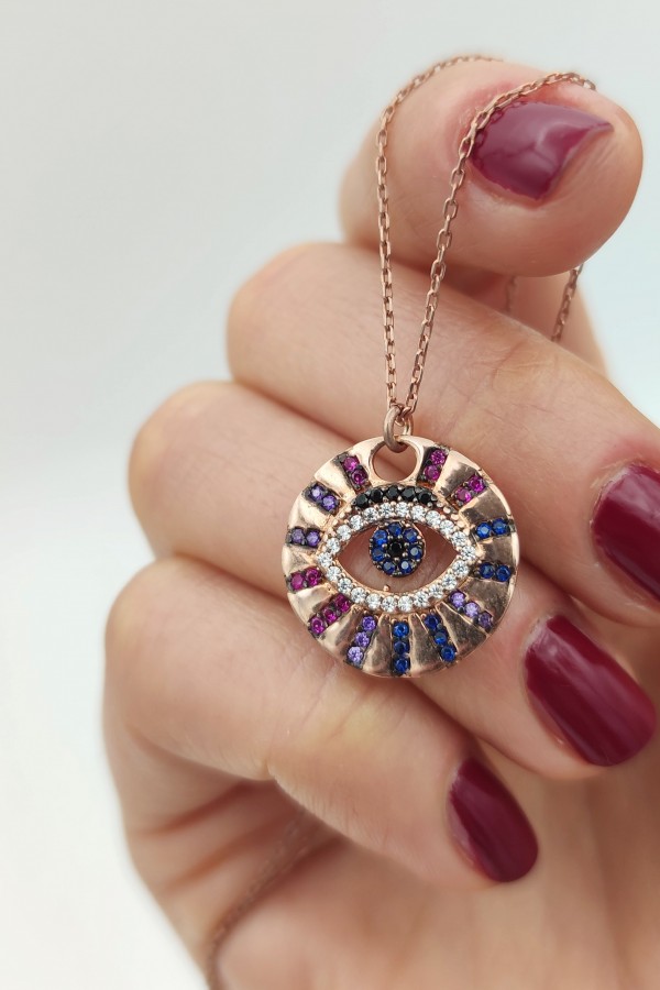 Renkli taşlarla süslü göz motif gümüş kolye Renkli taşlarla süslü göz motif gümüş kolye
