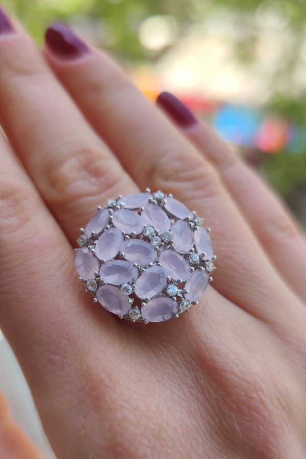 Pembe kuvars taşlı yuvarlak motif gümüş yüzük Pembe kuvars taşlı yuvarlak motif gümüş yüzük
