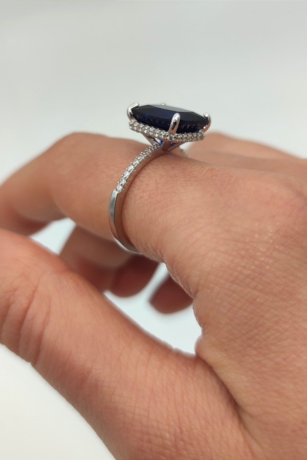 Safir taşlı dikdörtgen motif gümüş yüzük Safir taşlı dikdörtgen motif gümüş yüzük