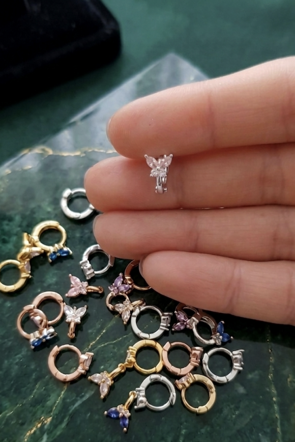 Tragus Bölgesi İçin Kelebek Motif Çelik Halka Küpe (adet)-BEYAZ