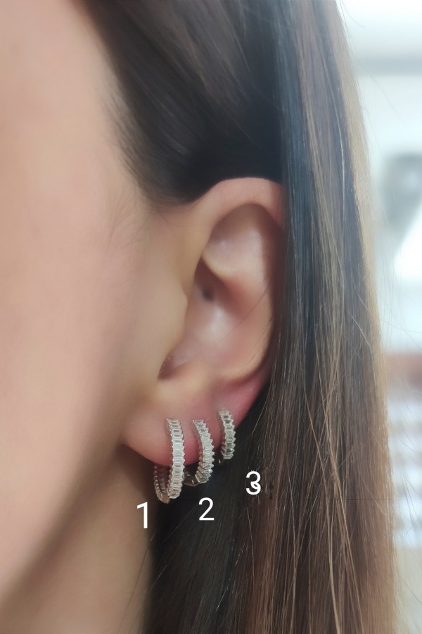 2 Numara Baget Taşlı Gümüş Halka Küpe Çifti (Orta)