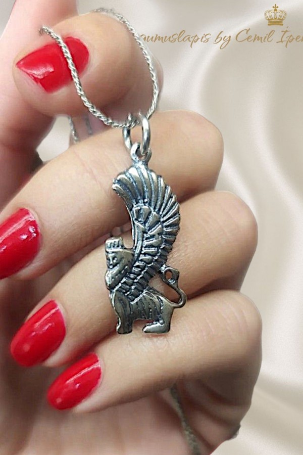 Griffon Kanatlı Aslan Motif Gümüş Kolye