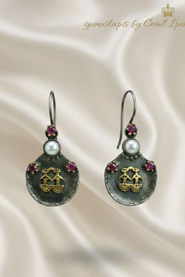 Bereket Tanrıçası Motifi İncili Gümüş Küpe Çifti