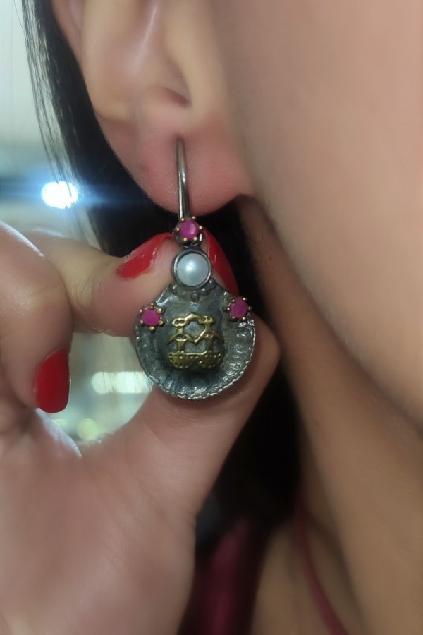 Bereket Tanrıçası Motifi Gümüş Küpe Çifti