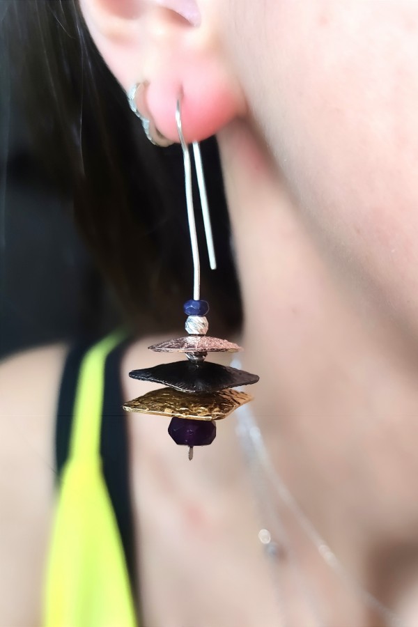 Ametist Taşlı Üç Renkli Plaka Gümüş Küpe Çifti 