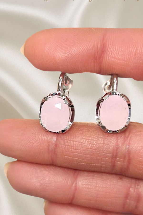 Oval Motif Pembe Kuvars Gümüş Küpe Çifti