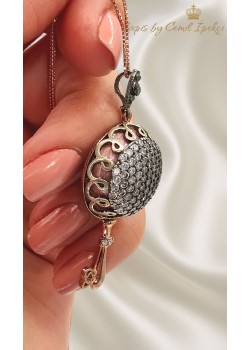 İçi Pembe Renkli Anahtar Motif Gümüş Kolye