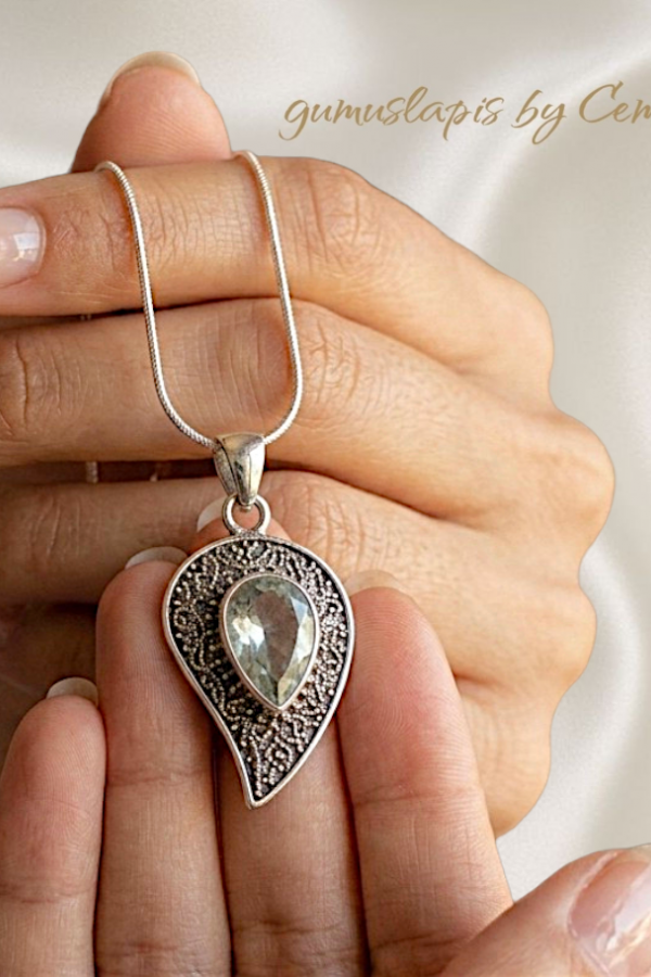 Yeşil Ametist Taşlı Gümüş Yaprak Kolye