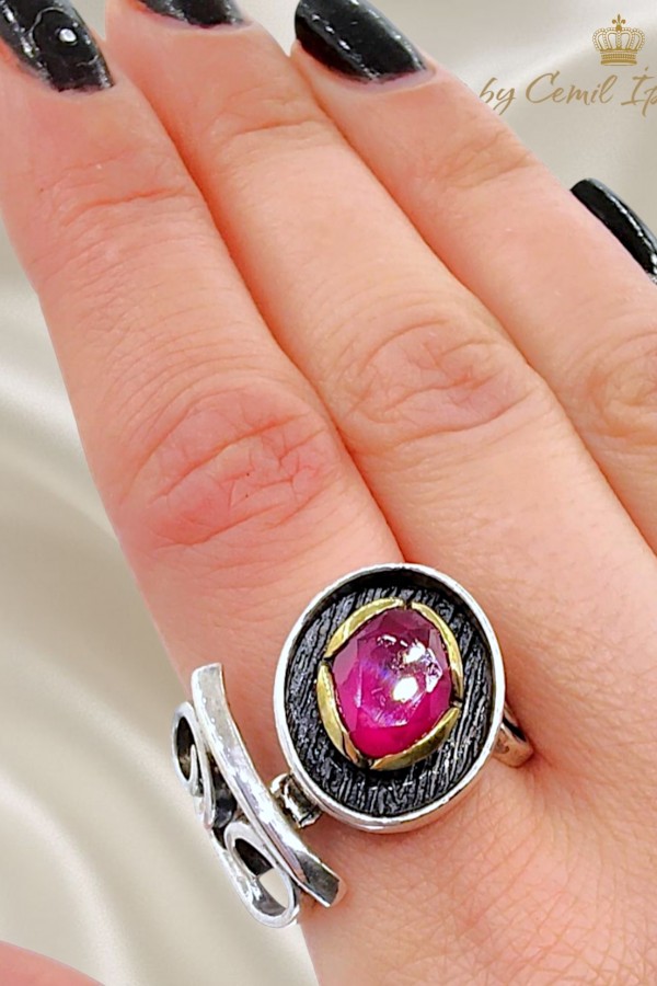 Yakut Taşlı Yanı İşli Gümüş Yüzük 