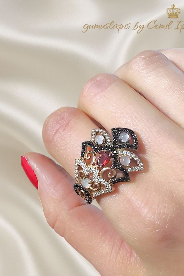 Onix Kedigözü ve Lal Taşlı Gümüş Yüzük 