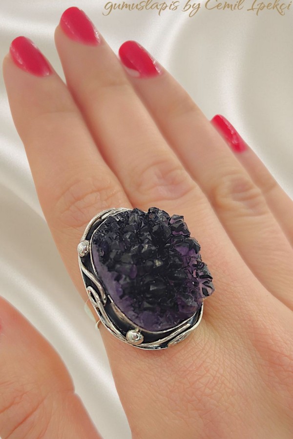 İşlenmemiş Ametist Taşlı Büyük Boy Gümüş Yüzük 