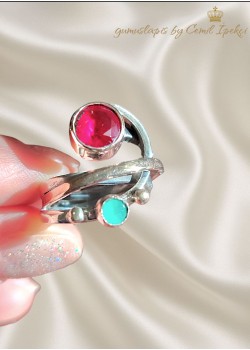 Yakut ve Zümrüt Taşlı Sarmal Gümüş Yüzük 