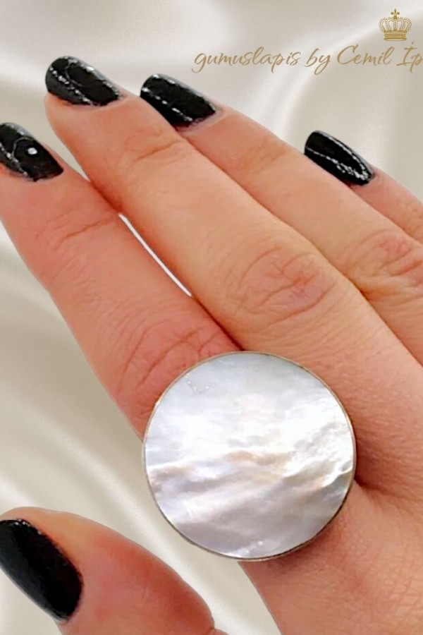 Sedef Taşlı Yuvarlak Motif Gümüş Yüzük 