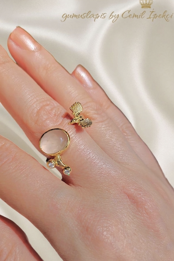 Pembe Kuvars ve Kalsedon Taşlı Kuş Motif Gümüş Yüzük Serisi 