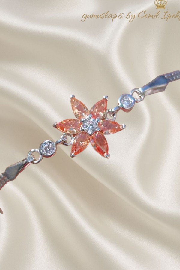Lab Topaz Taşlı Çiçek Motif Gümüş Bileklik 