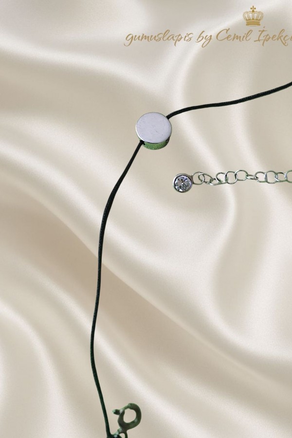 Siyah İpli Ortası Yuvarlak Motif Gümüş Bileklik Siyah İpli Ortası Yuvarlak Motif Gümüş Bileklik