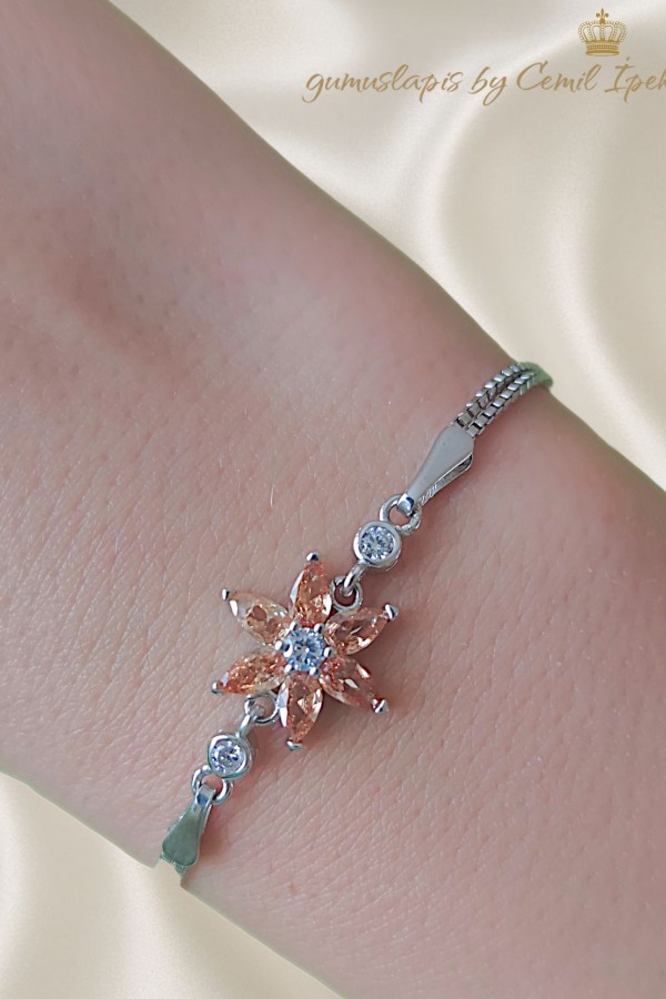 Lab Topaz Taşlı Çiçek Motif Gümüş Bileklik 