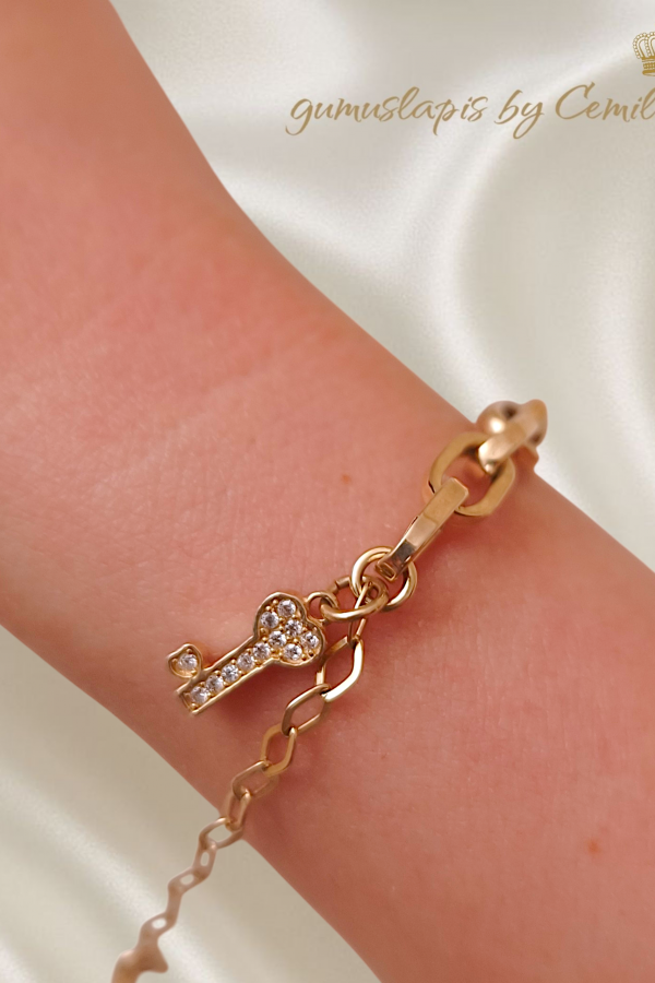  Hallow Model Kenarı Sallantılı Desenli Gümüş Bileklik Serisi (anahtar)