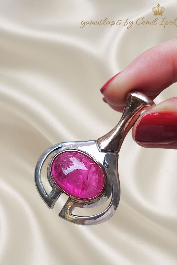 Yakut Taşlı Tasarım Gümüş Kolye Ucu 