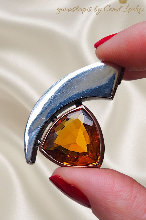 Bastnasite Taşlı Tasarım Gümüş Kolye Ucu 