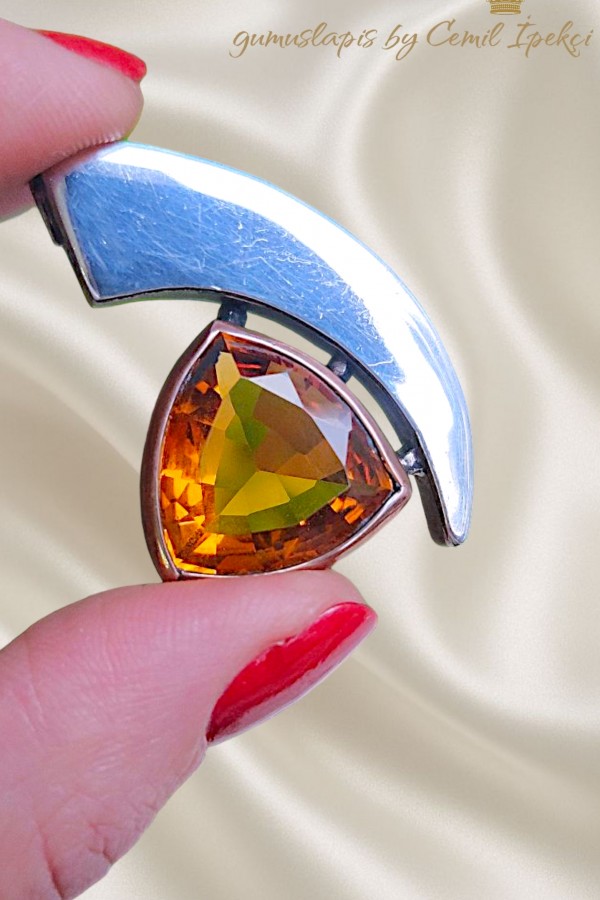 Bastnasite Taşlı Tasarım Gümüş Kolye Ucu 