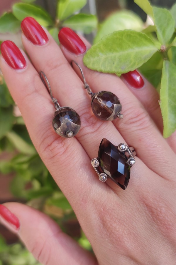 Dumanlı Kuvars Taşlı Tasarım Gümüş Küpe Çifti 