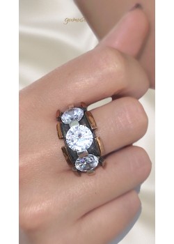 Üç Beyaz Taşlı Gümüş Tasarım Yüzük 