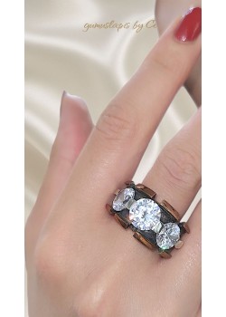 Üç Beyaz Taşlı Gümüş Tasarım Yüzük 