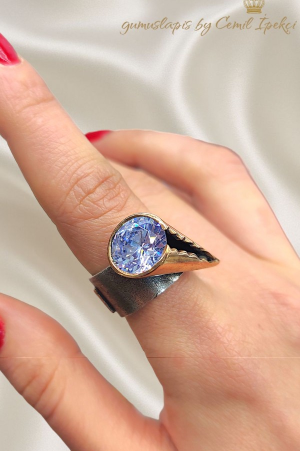 Koni Motif Beyaz Taşlı Tasarım Gümüş Yüzük