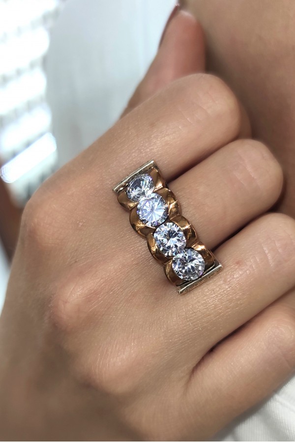 Dört Beyaz Taşlı Gümüş Tasarım Yüzük 