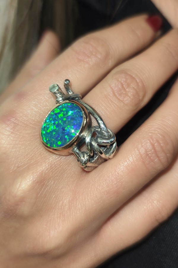 Opal Taşlı Gümüş Tasarım Yüzük