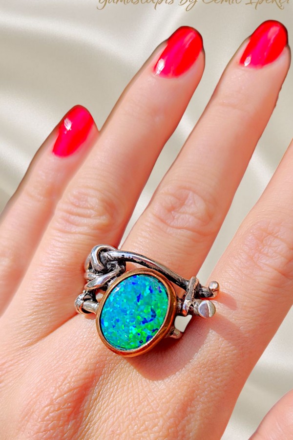 Opal Taşlı Gümüş Tasarım Yüzük