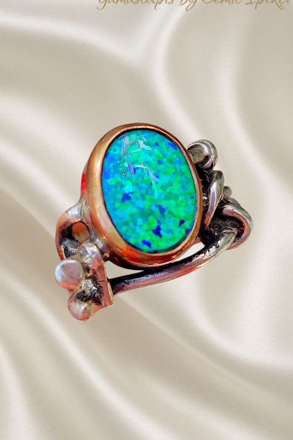 Opal Taşlı Gümüş Tasarım Yüzük