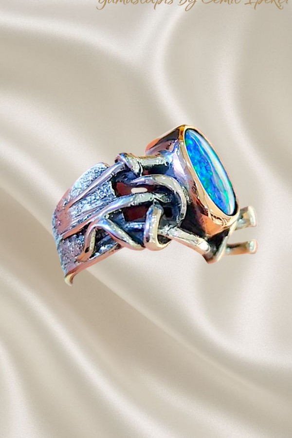 Opal Taşlı Gümüş Tasarım Yüzük