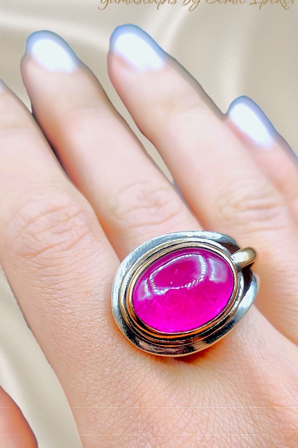 Yakut Taşlı Gümüş Tasarım Yüzük