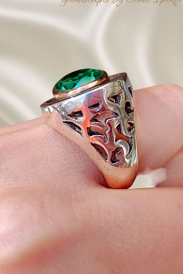 Peridot Taşlı Gümüş Tasarım Yüzük