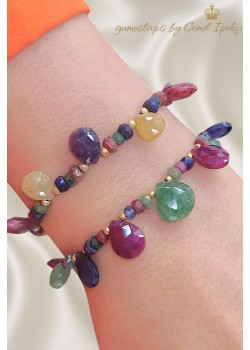 Renkli Doğal Taşlarla Süslü Gümüş Bileklik