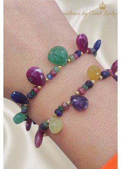 Renkli Doğal Taşlarla Süslü Gümüş Bileklik