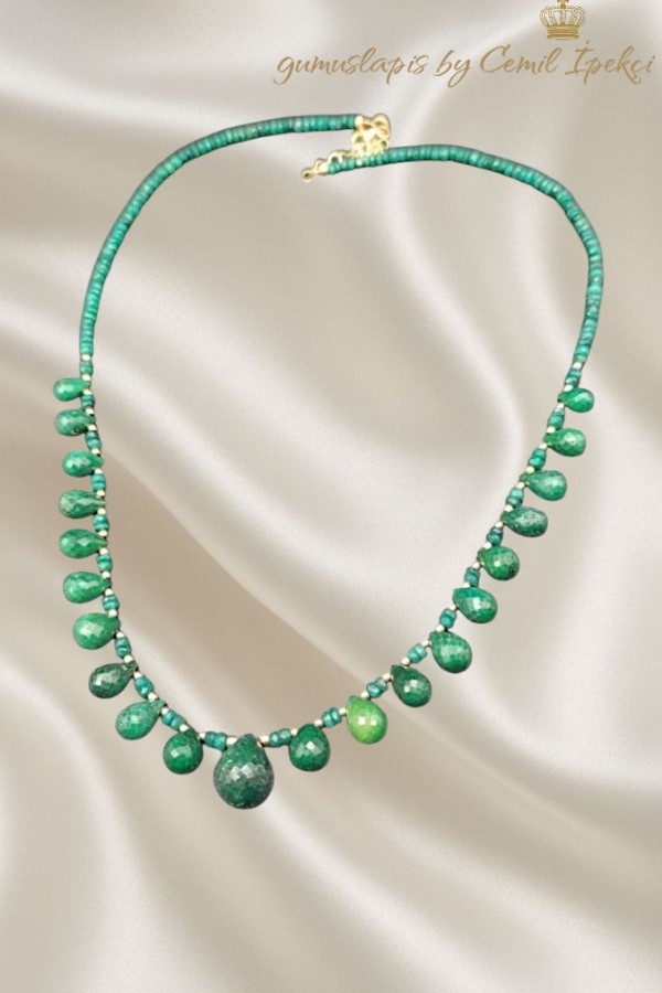 Zümrüt Taşlı Gümüş Dizi Kolye