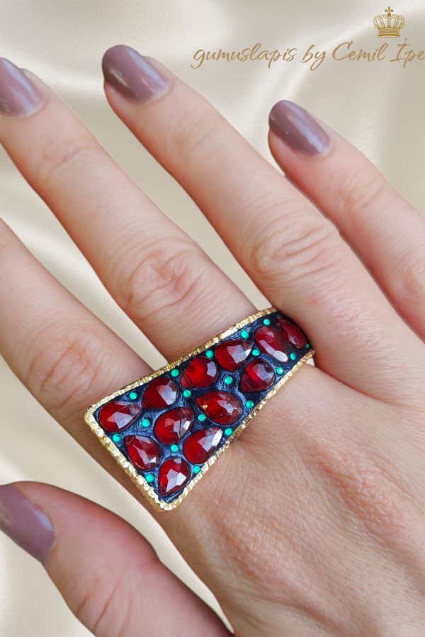 Lal ve Zümrüt Taşlı Gümüş Yüzük 