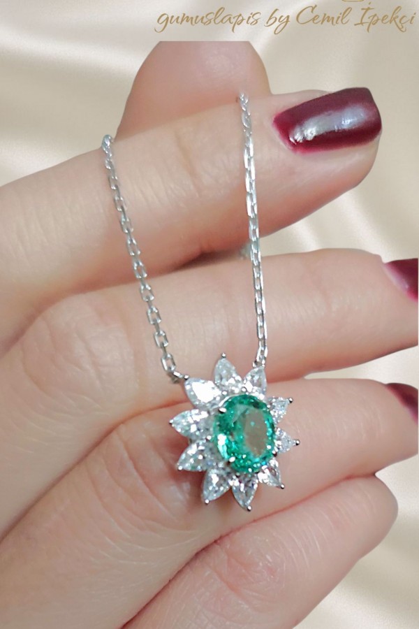 Su Yeşili Taşlı Gümüş Deep Kolye 