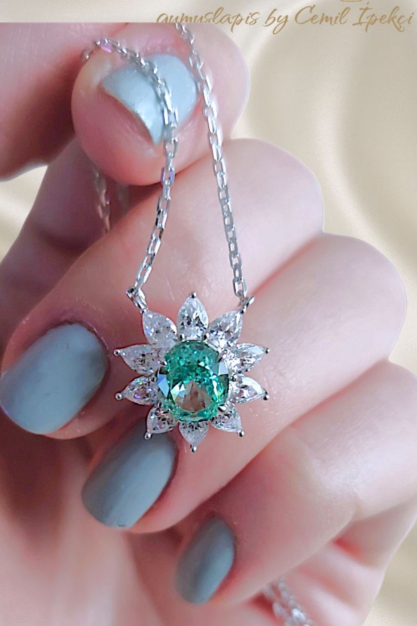 Su Yeşili Taşlı Gümüş Deep Kolye 