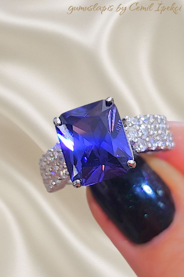 Lab Koyu Mavi Topaz Taşlı Gümüş Deep Yüzük