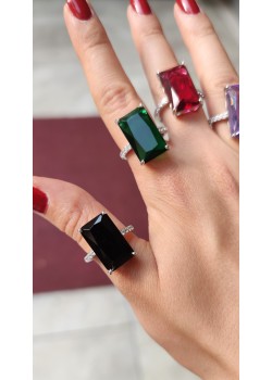 Renkli Taşlarla Süslü Dikdörtgen Kesim Gümüş Yüzük Serisi