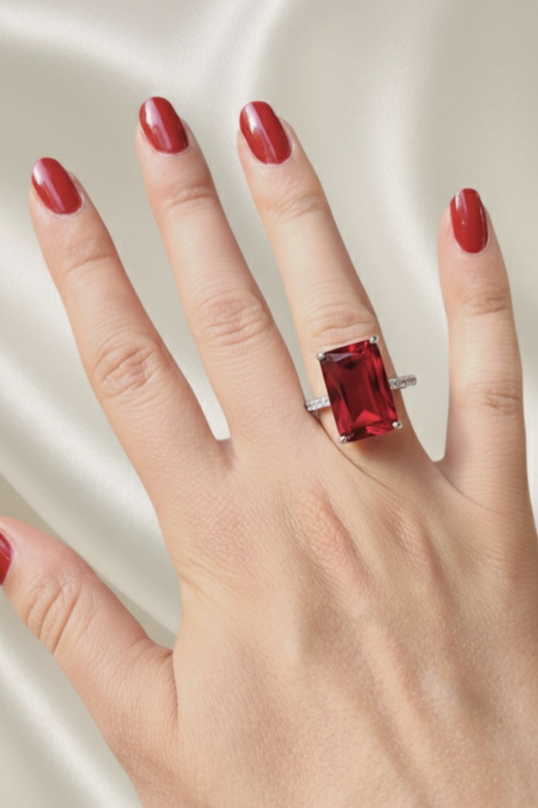 Renkli Taşlarla Süslü Dikdörtgen Kesim Gümüş Yüzük Serisi