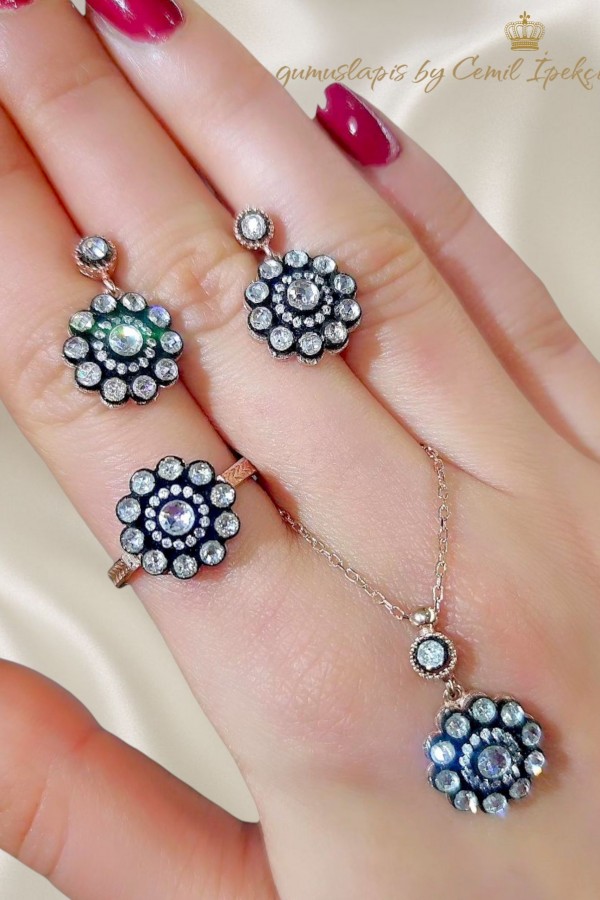 Elmas Kesim Çiçek Motif Gümüş Set 